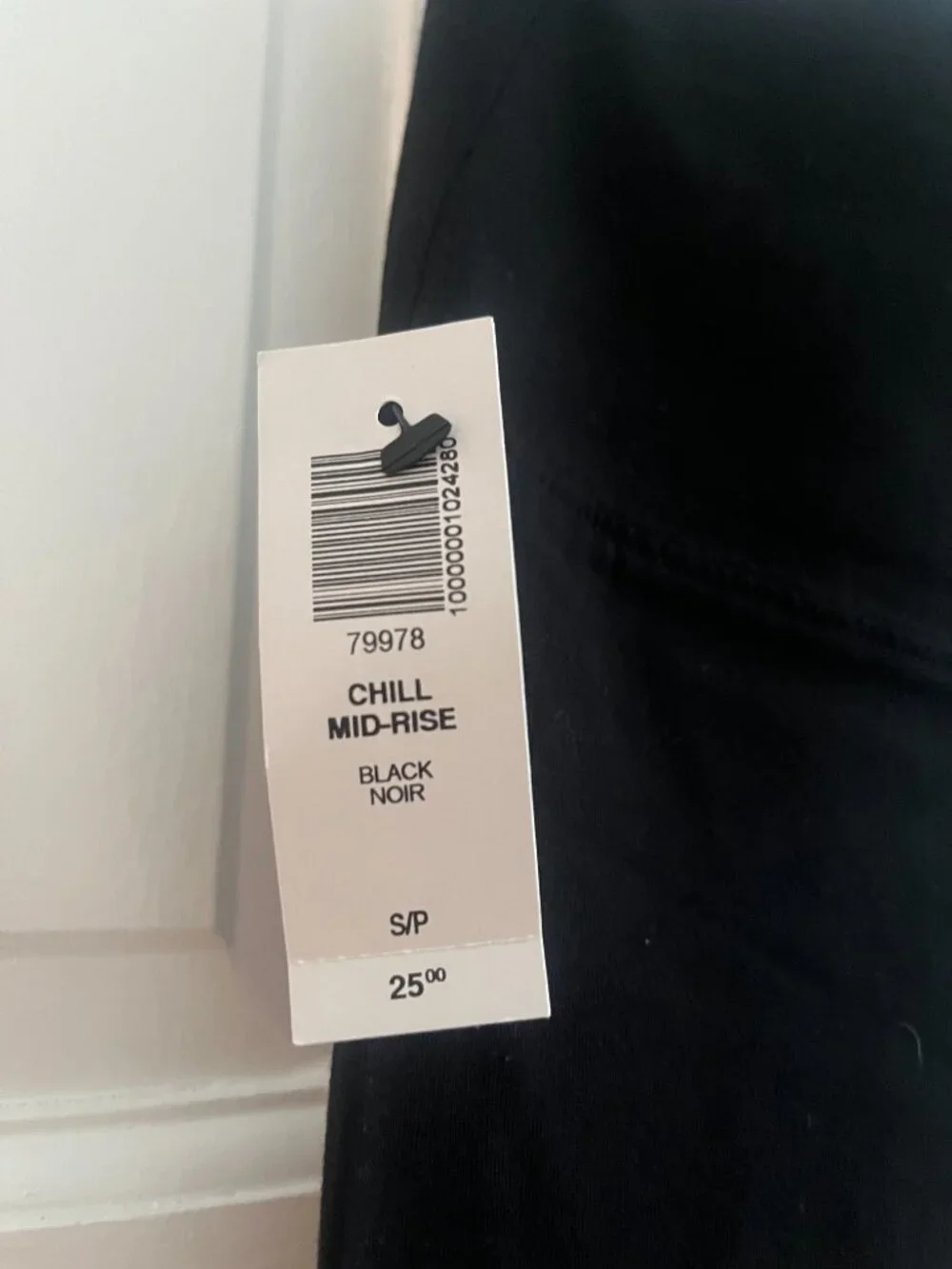 Aritzia TNA CHILL Atmosphere Mid-Rise 7/8 Legging - Black (NWT)